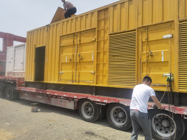 兴宾除了负载情况和发动机维护，还有哪些因素会影响 200kw 柴油发电机的油耗？